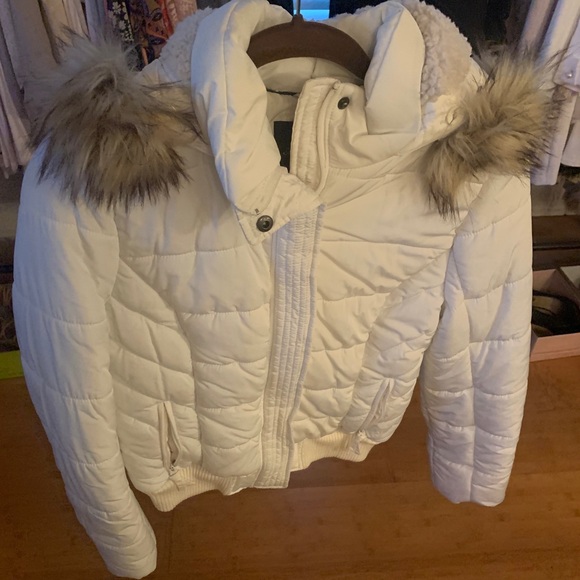 Jackets - Picture 2 of 16